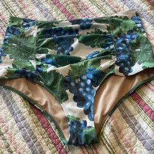 Kortni Jeane Ruched 2.0 Grapes VGUC